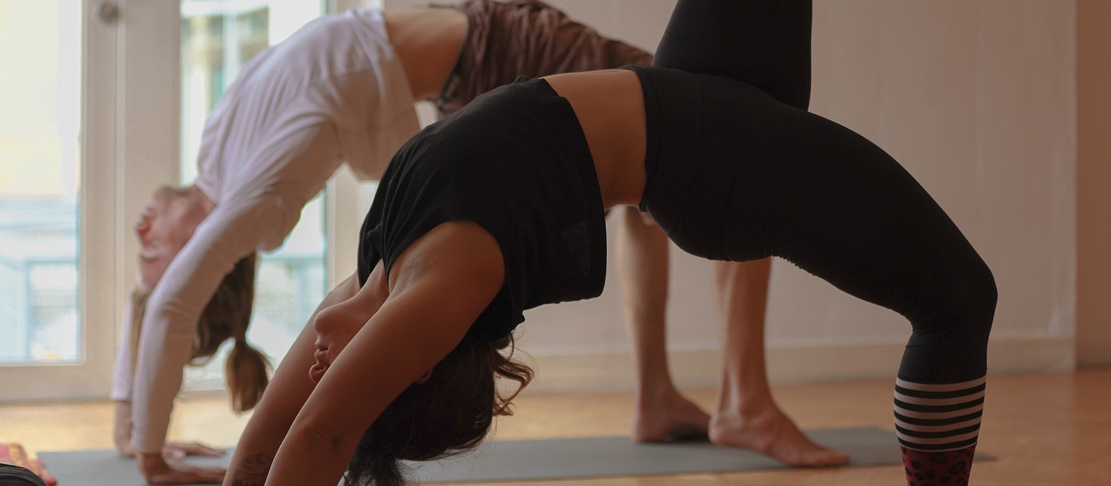 header urdhvadanurasana 2